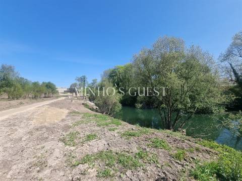 Terrenos Rústico junto a nova Ecovia, Rio Ave - Brito, Guimarães