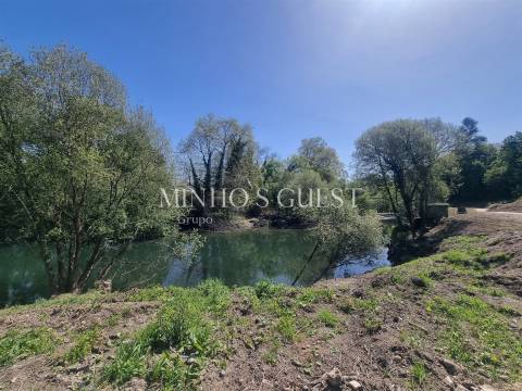 Terrenos Rústico junto a nova Ecovia, Rio Ave - Brito, Guimarães