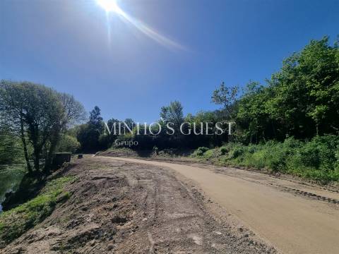 Terrenos Rústico junto a nova Ecovia, Rio Ave - Brito, Guimarães
