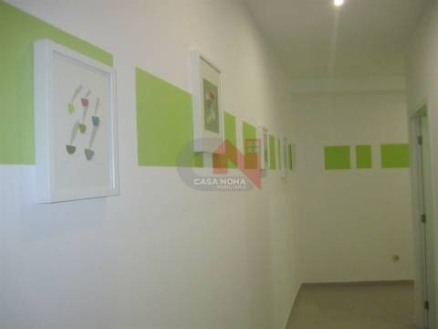 Loja comercial no centro da Vila de Lousada