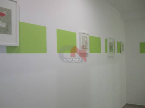 Loja comercial no centro da Vila de Lousada