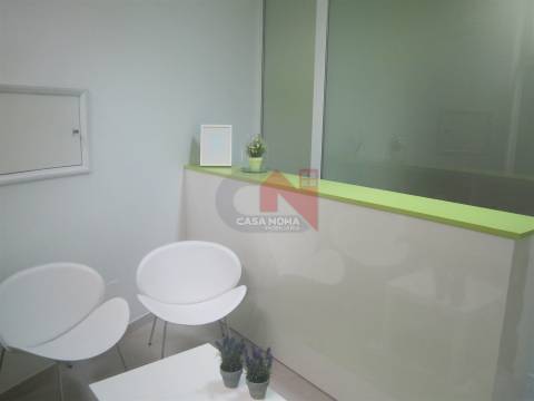 Loja comercial no centro da Vila de Lousada