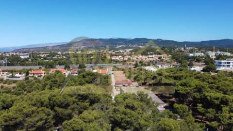 Terreno urbano com 2240m2 em Cobre, Cascais