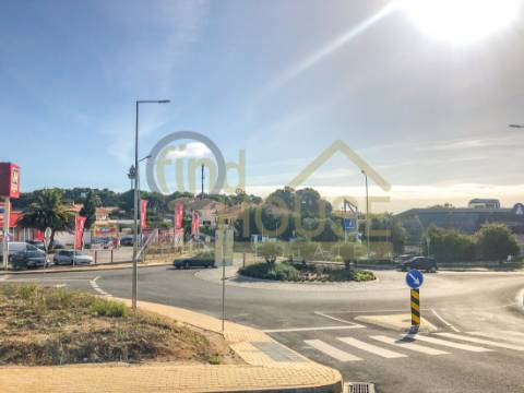 Terreno urbano com 2240m2 em Cobre, Cascais