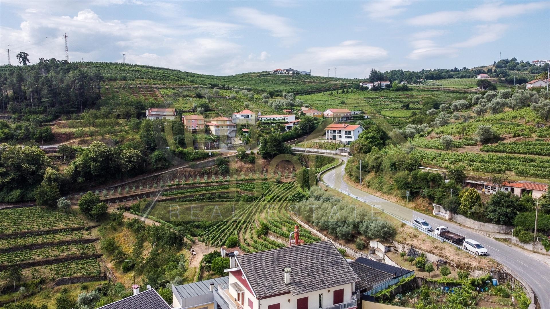 Moradia Isolada V3 com logradouro em Souto Covo, Lamego