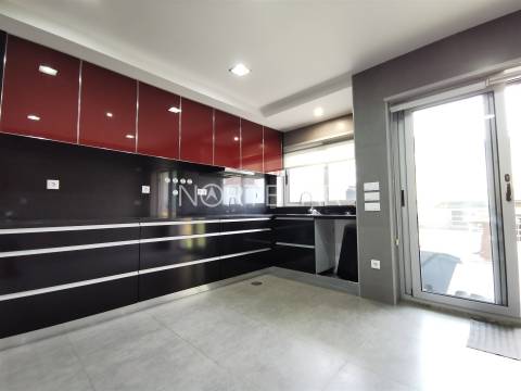 Moradia T4 no centro da cidade da Póvoa de Varzim