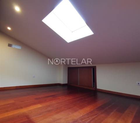 Moradia T4 no centro da cidade da Póvoa de Varzim