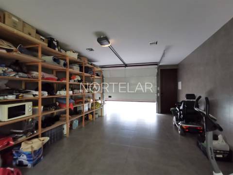 Moradia T4 no centro da cidade da Póvoa de Varzim