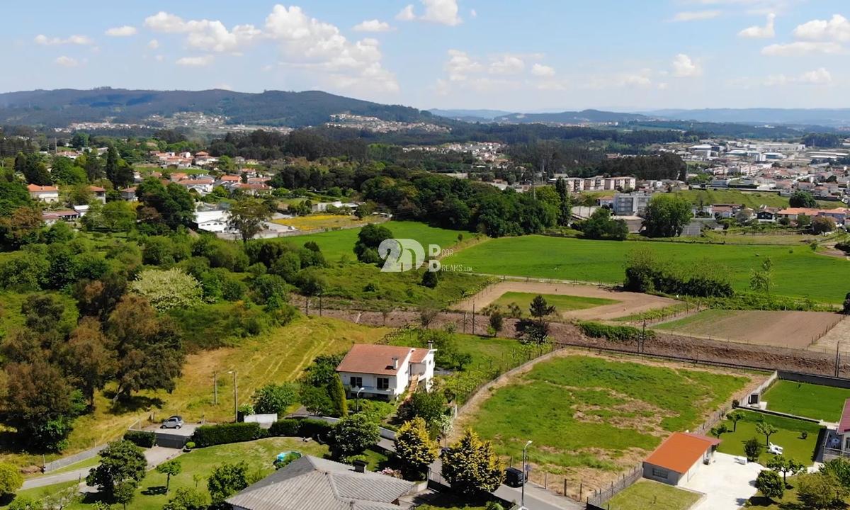 Terreno 3610m² - Famalicão