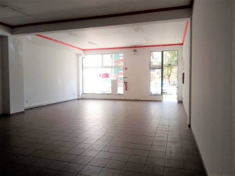 Loja para venda na Gândara dos Olivais