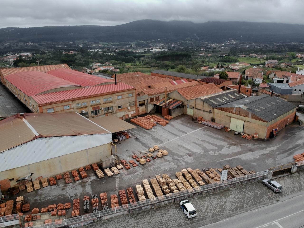 Terreno plano para construção / 32,840m2 / Cruz da Légua / Porto de Mós