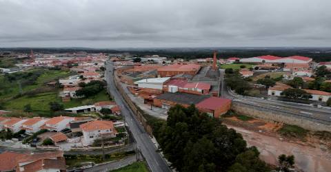 Terreno plano para construção / 32,840m2 / Cruz da Légua / Porto de Mós