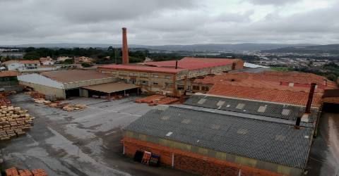 Terreno plano para construção / 32,840m2 / Cruz da Légua / Porto de Mós