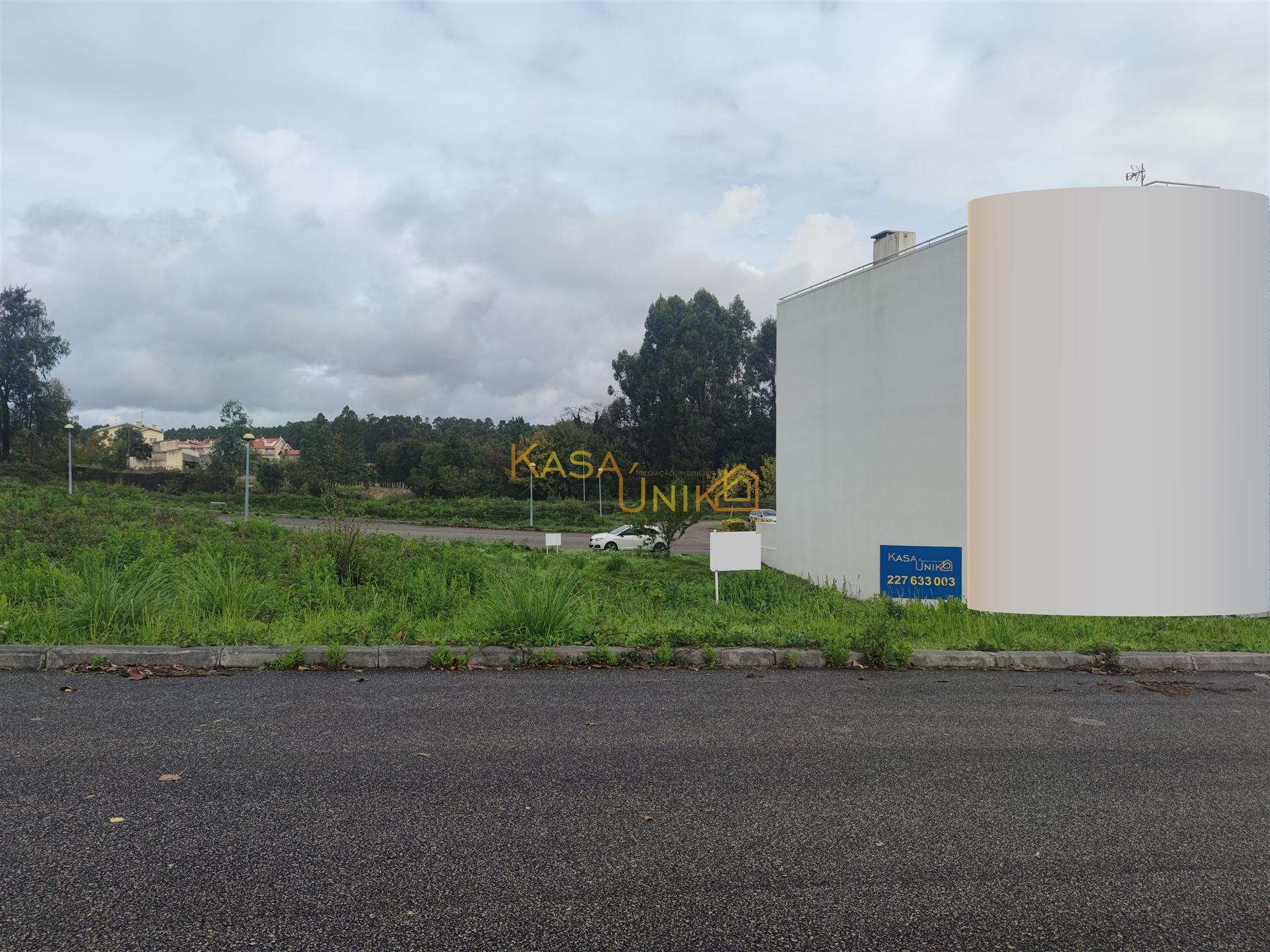 Venda de Terreno em Gião