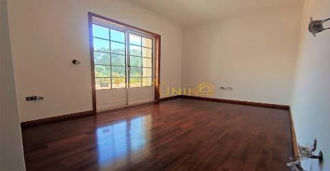 Moradias T4 em Banda