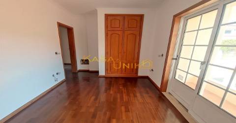 Moradias T4 em Banda