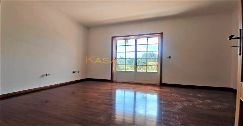 Moradias T4 em Banda