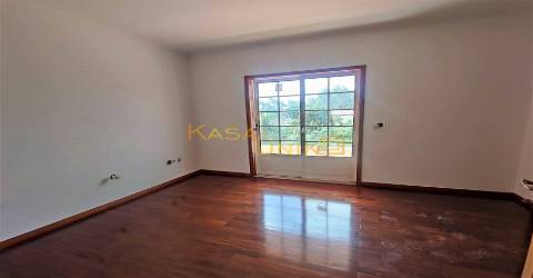 Moradias T4 em Banda