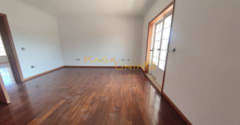 Moradias T4 em Banda