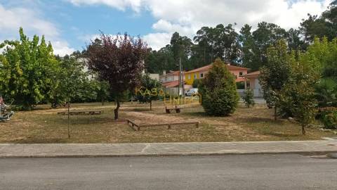 Terreno Urbano em Escariz C/ 704m2