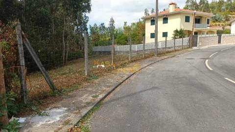 Terreno Urbano em Escariz C/ 704m2