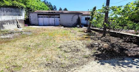Casa P/ Restauro em Caldas de S. Jorge