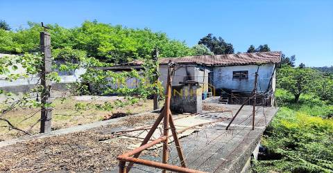 Casa P/ Restauro em Caldas de S. Jorge