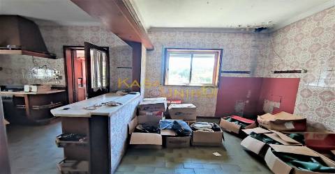 Casa P/ Restauro em Caldas de S. Jorge