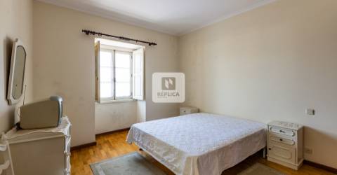 Quinta T9 com Piscina e Terreno de Cultivo em Santo Tirso