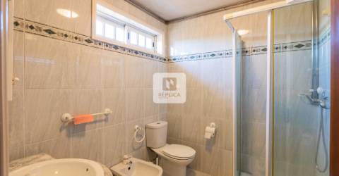 Quinta T9 com Piscina e Terreno de Cultivo em Santo Tirso