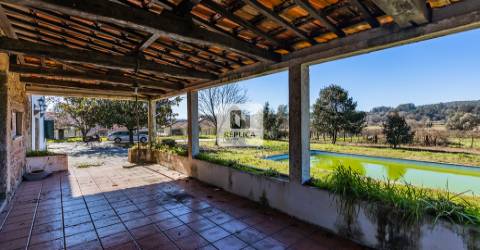 Quinta T9 com Piscina e Terreno de Cultivo em Santo Tirso