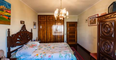 Moradia T5 com Jardim e Piscina na Maia