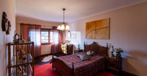 Moradia T5 com Jardim e Piscina na Maia