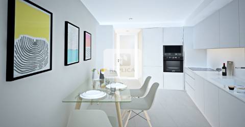 Apartamento T3 com Varanda e Box, no Centro da Cidade da Maia