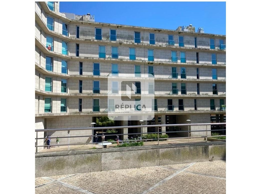 Apartamento T5 com vista Mar,  no Condomínio Fechado com Piscina em Bessa Leite, Porto