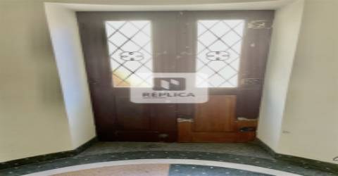 Moradia T4 com Terreno de 765m2 com loja anexa em S. Roque da Lameira