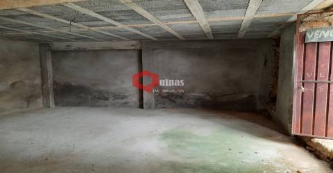 Casa antiga para remodelar no Soito