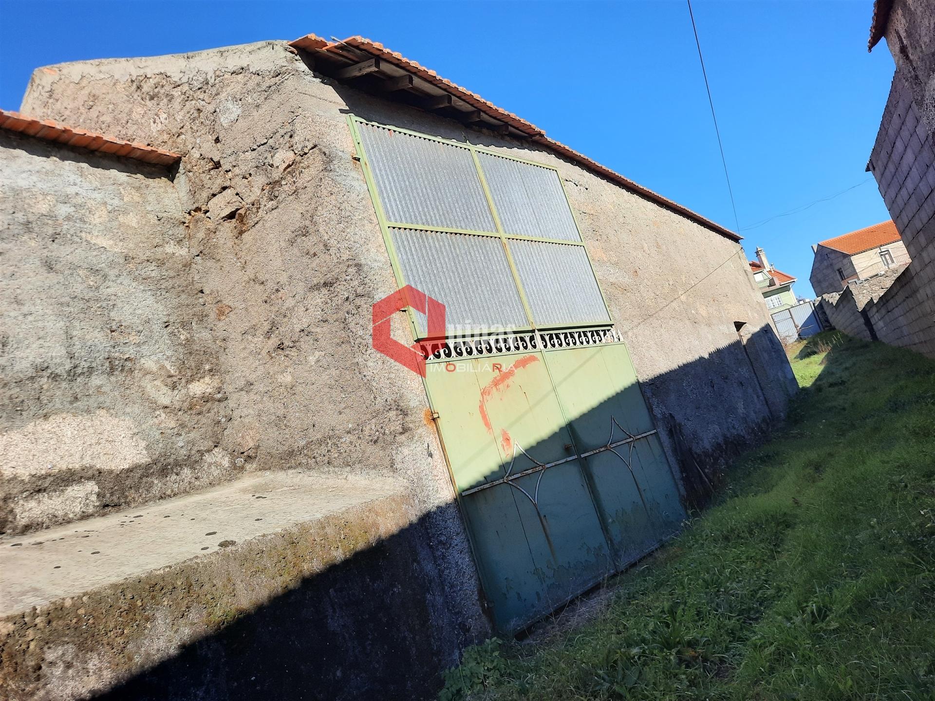 Barracão para reconstrução em Abitureira