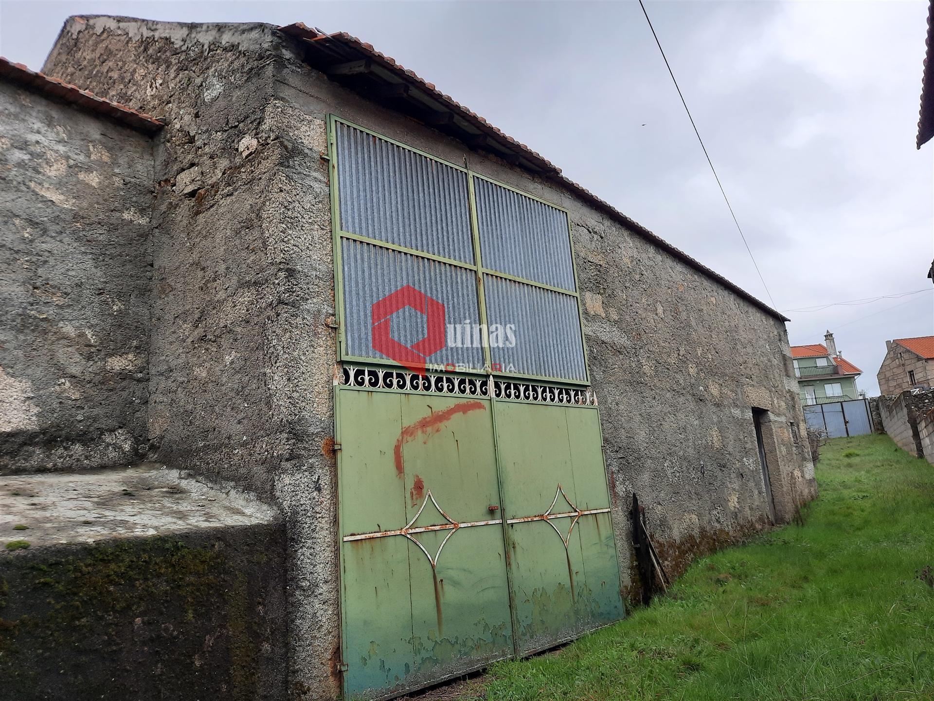 Barracão para reconstrução em Abitureira