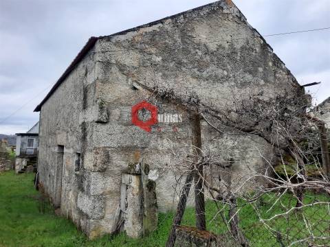 Barracão para reconstrução em Abitureira