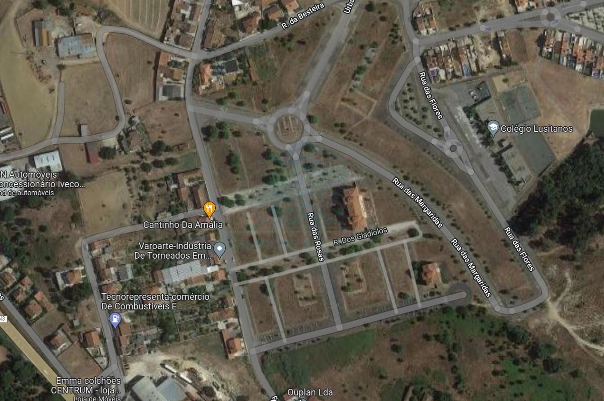 Lote de terreno para construção de 12 fogos, Quinta das Trigosas - Santarém