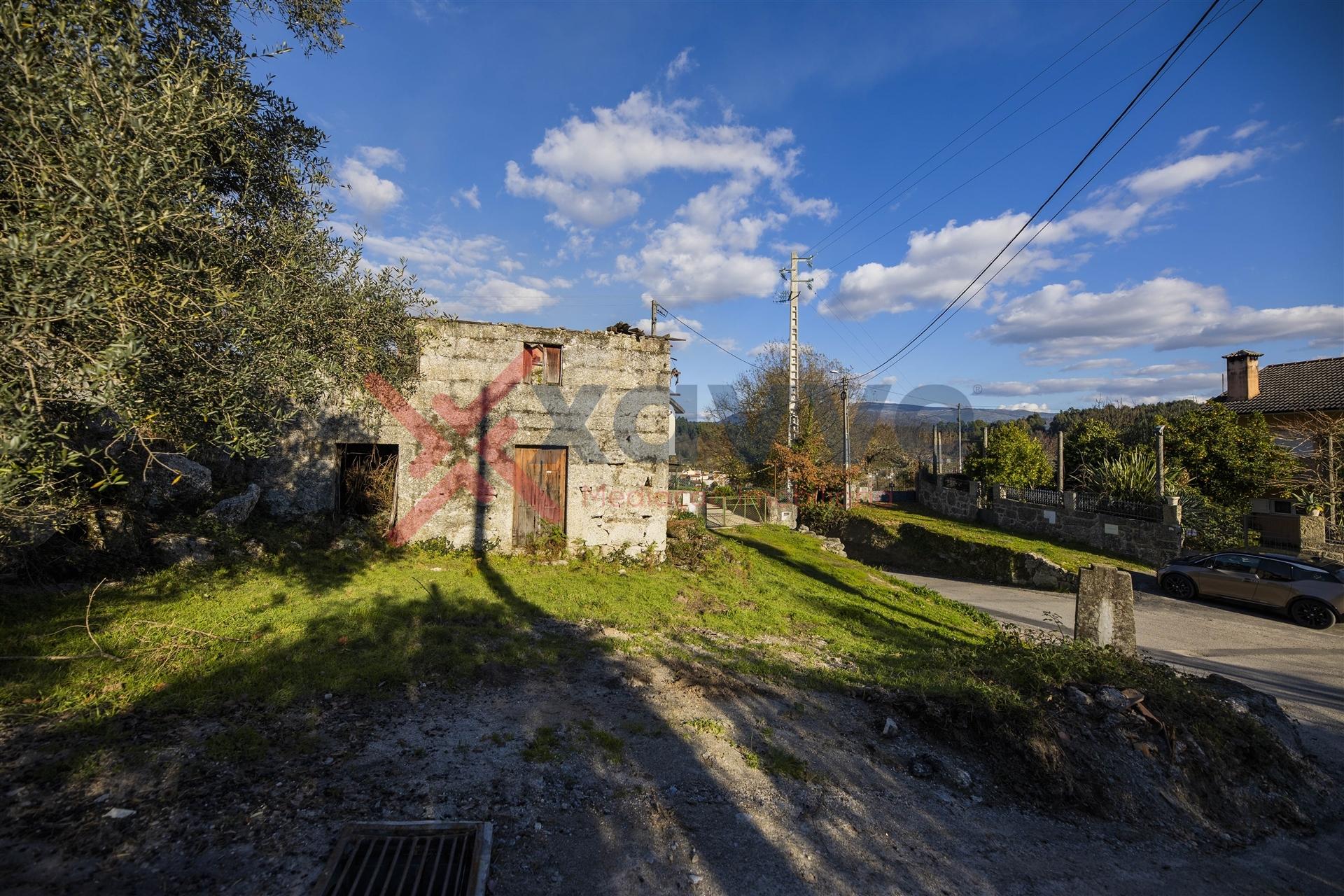 Moradia p/ Reconstrução - Vieira do Minho