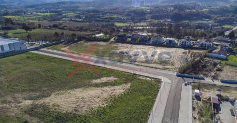 Lote de Terreno para construção de Pavilhão - Parque Industrial de Figueiredo