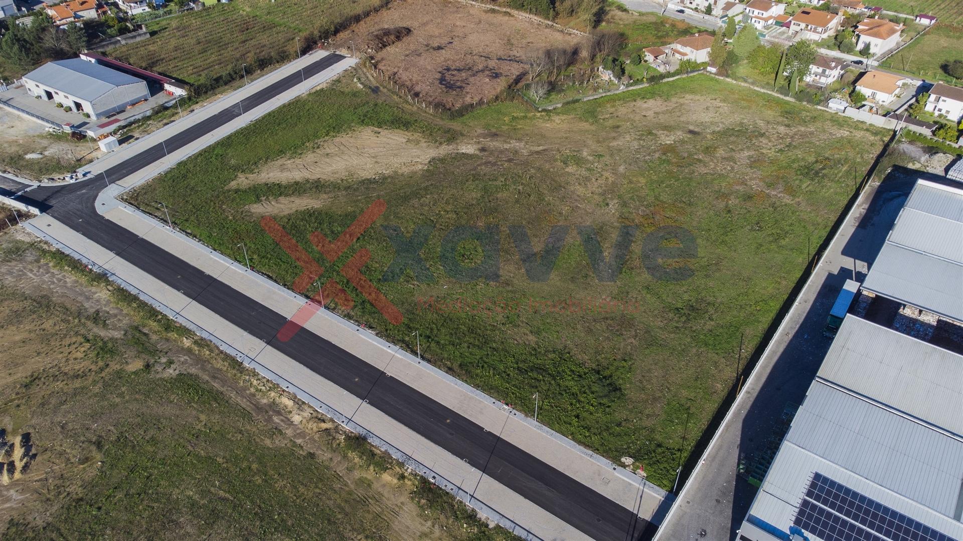 Lote de Terreno para construção de Pavilhão - Parque Industrial de Figueiredo