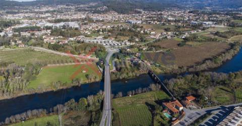 Lote de Terreno para construção de Pavilhão - Parque Industrial de Figueiredo
