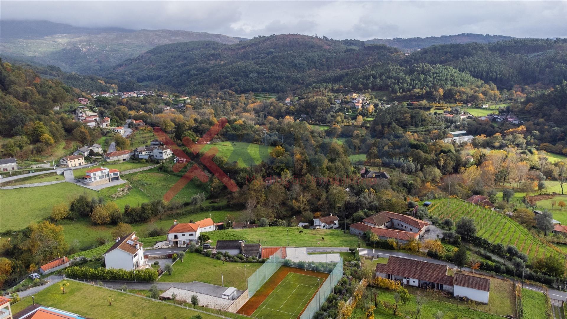 Terreno c/ 2360m2 - Cantelães, Vieira do Minho