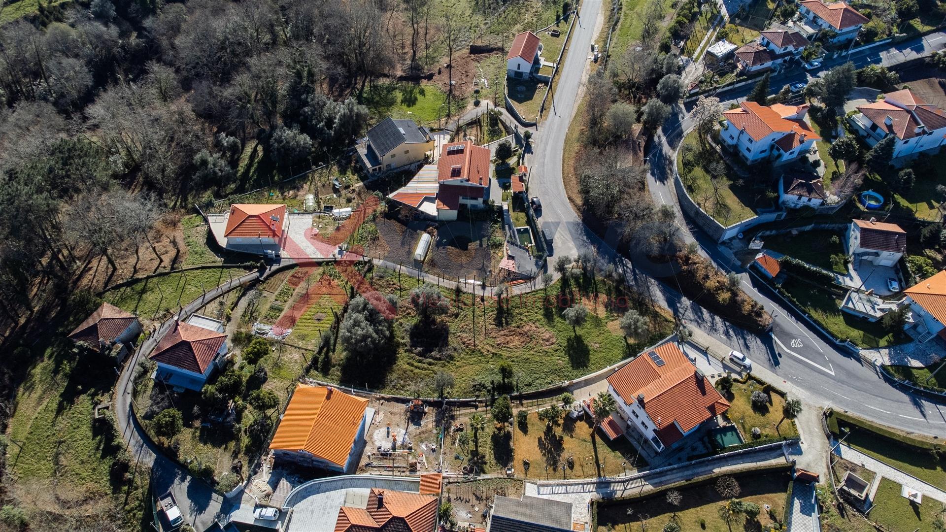 Terreno c/ 1.280m2 - Sobradelo da Goma, Póvoa de Lanhoso