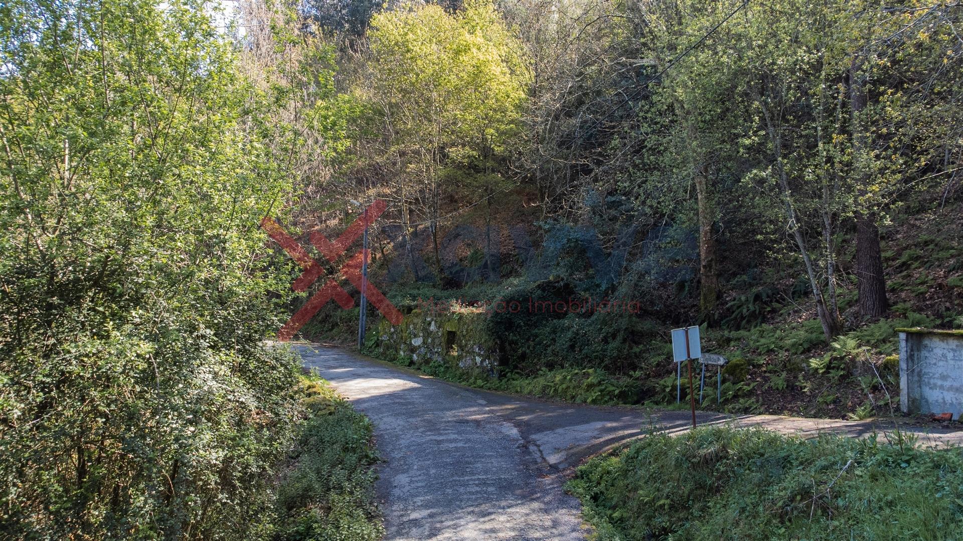 Terreno c/ vista o rio - Caniçada, Vieira do Minho