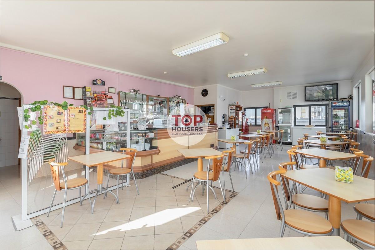 Café / Snack-bar totalmente equipado para venda em Faro