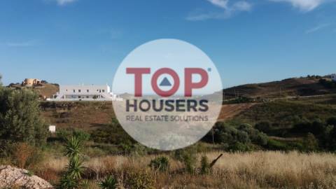 Moradia T2 para restaurar na Serra de Tavira